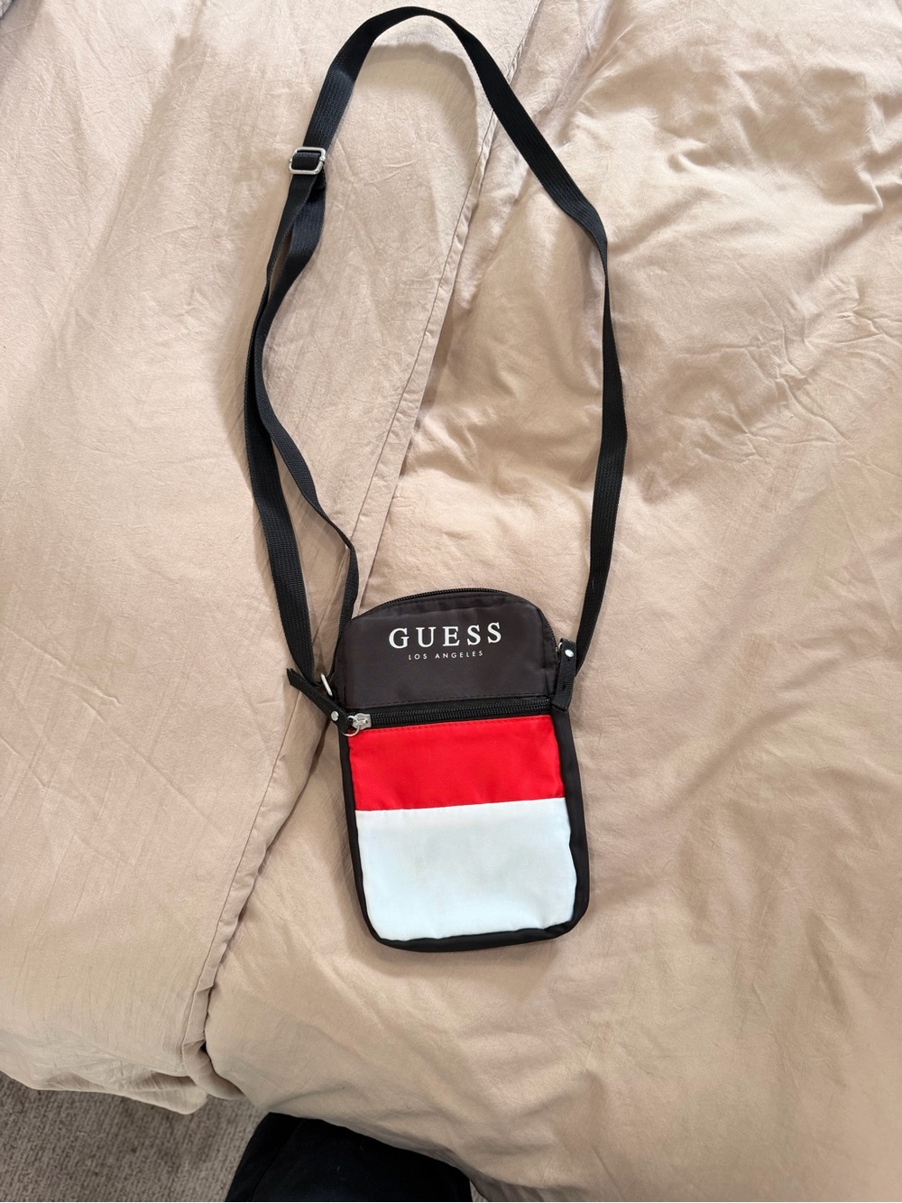 GUESS Black Red White Crossbody Messenger Bag